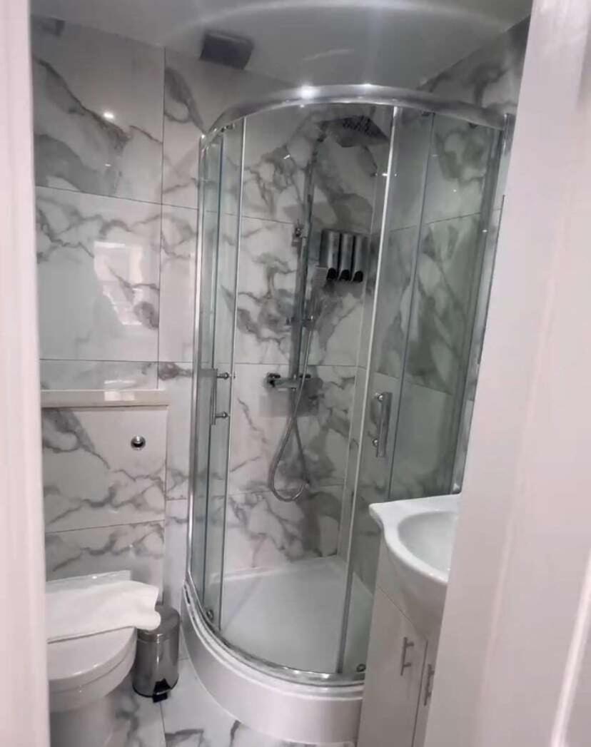 לונדון Tina Guest House מראה חיצוני תמונה