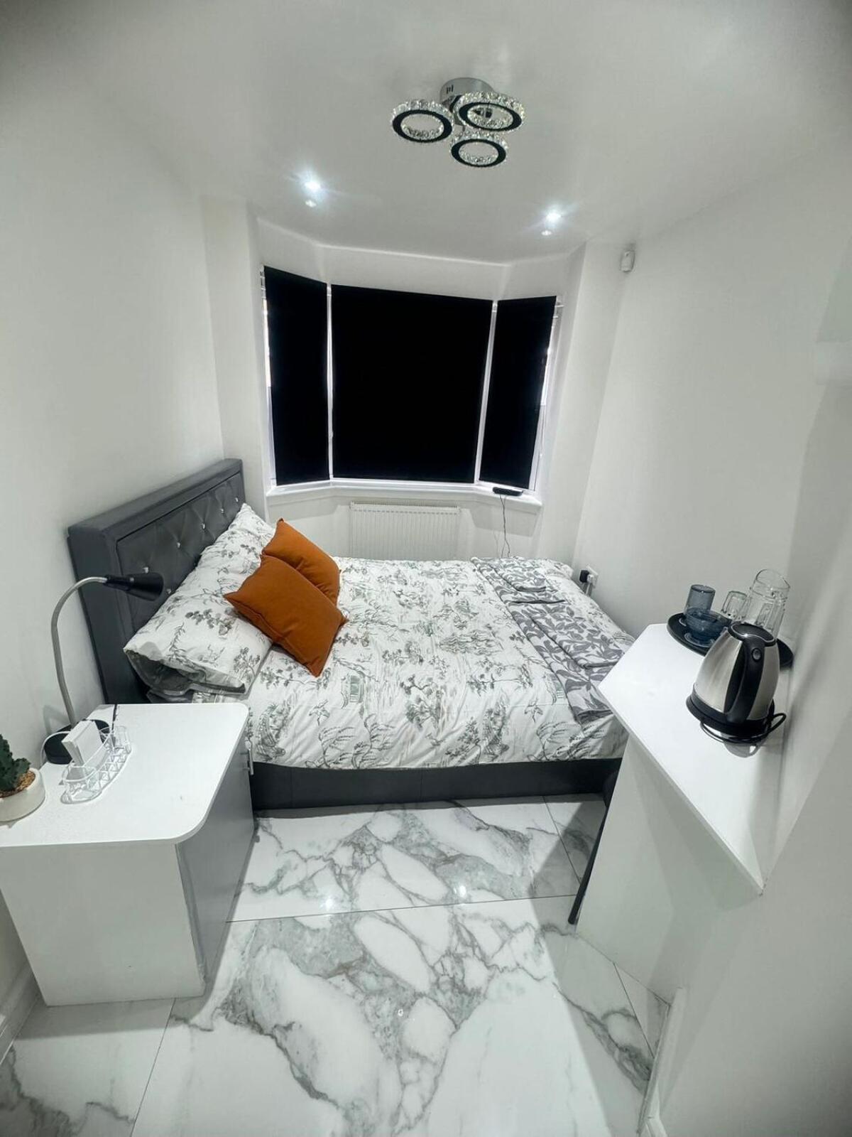 לונדון Tina Guest House מראה חיצוני תמונה