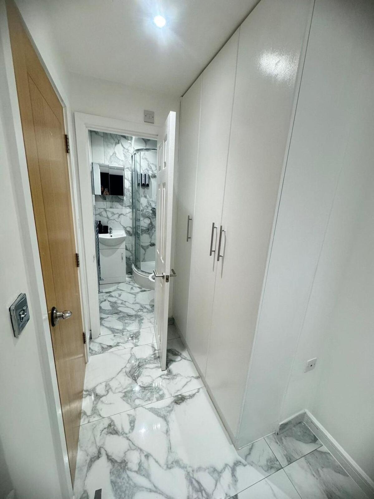 לונדון Tina Guest House מראה חיצוני תמונה